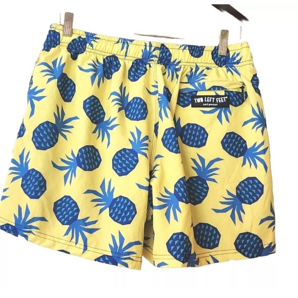 Two Left Feet Pineapple Swimming Beach Surf Trunks Lined Shorts Mens XL S10 - Picture 3 of 3